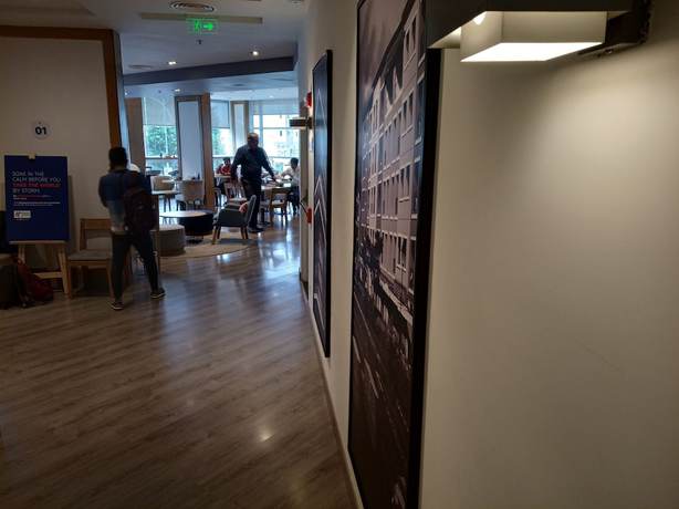 Imagen de los interiores del Hotel Holiday Inn Express Pune Pimpri. Foto 13