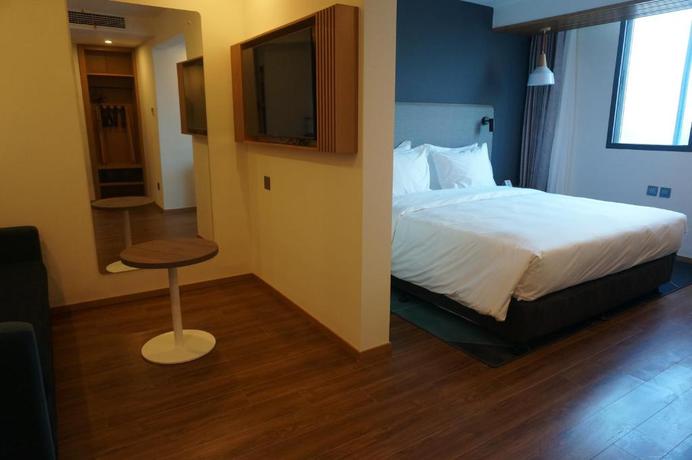 Imagen general del Hotel Holiday Inn Express Qingdao City Center. Foto 16