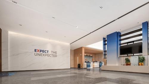 Imagen general del Hotel Holiday Inn Express Qingdao Hongdao Station, an IHG. Foto 9