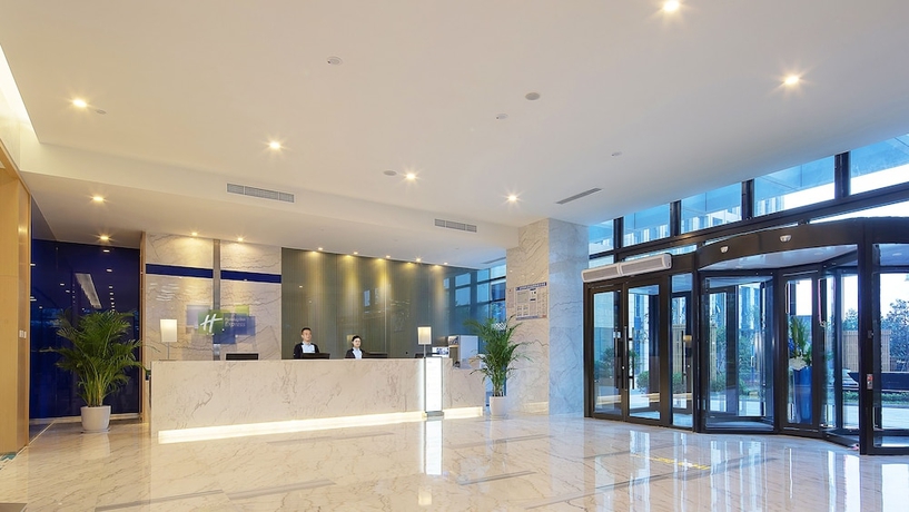 Imagen de los interiores del Hotel Holiday Inn Express Qingdao West Coast, An Ihg. Foto 15