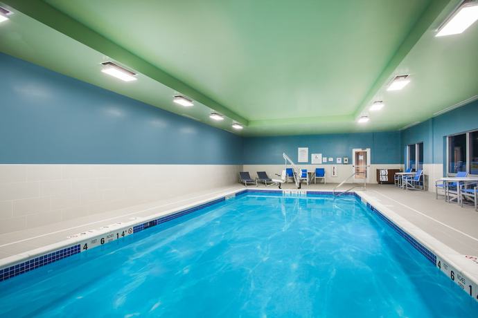 Imagen de la piscina del Hotel Holiday Inn Express Queensbury-lake George Area. Foto 18