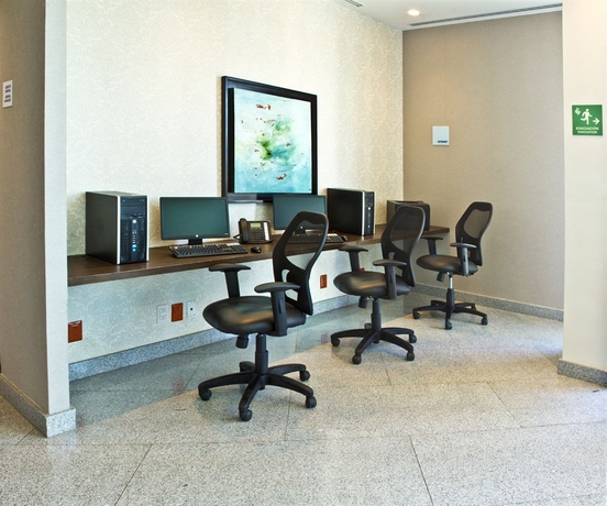 Imagen de los interiores del Hotel Holiday Inn Express Queretaro. Foto 14