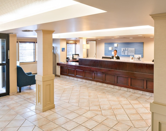 Imagen de los interiores del Hotel Holiday Inn Express Red Deer, An Ihg. Foto 17