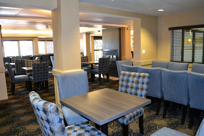 Imagen de los interiores del Hotel Holiday Inn Express Red Deer, An Ihg. Foto 19