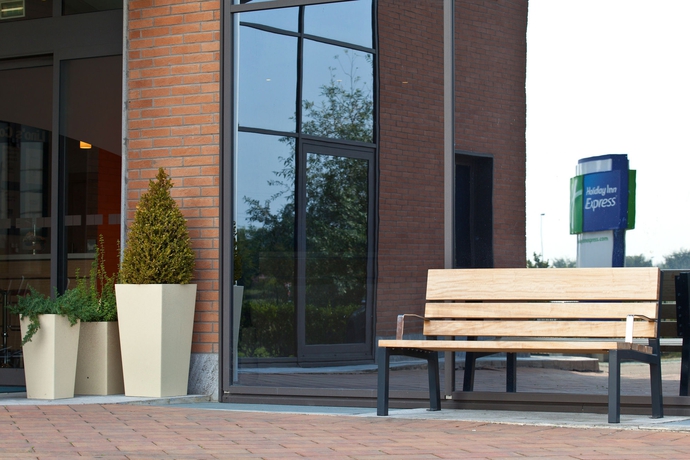 Imagen de los exteriores del Hotel Holiday Inn Express Reggio Emilia. Foto 5