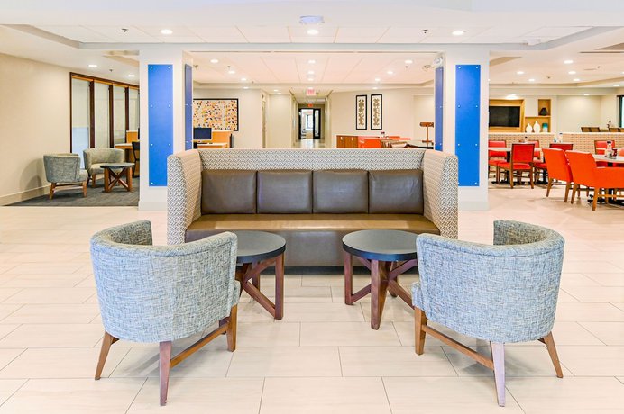 Imagen de los interiores del Hotel Holiday Inn Express Richmond Airport. Foto 17