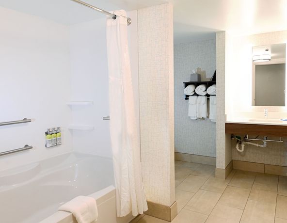 Imagen de la habitación del Hotel Holiday Inn Express Richmond Airport. Foto 15