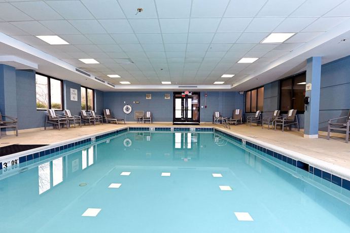 Imagen de la piscina del Hotel Holiday Inn Express Richmond Airport. Foto 19