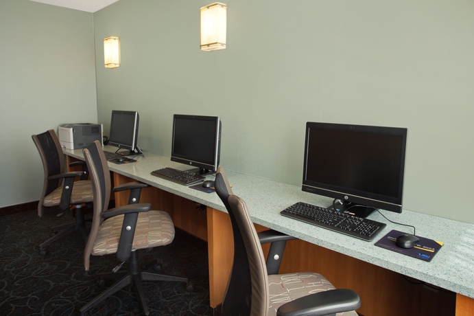 Imagen de los interiores del Hotel Holiday Inn Express Romulus / Detroit Airport, An Ihg. Foto 14