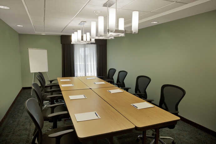 Imagen de los interiores del Hotel Holiday Inn Express Romulus / Detroit Airport, An Ihg. Foto 15