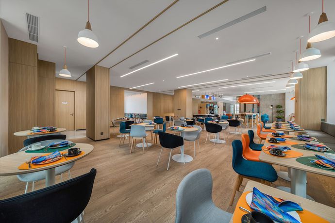 Imagen del bar/restaurante del Hotel Holiday Inn Express Rongcheng Science And Technolo, an IHG. Foto 3