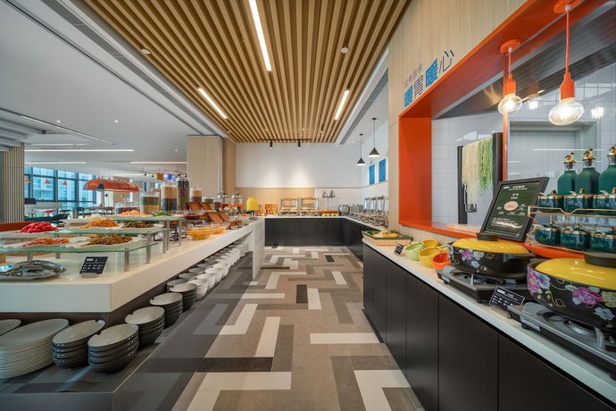 Imagen del bar/restaurante del Hotel Holiday Inn Express Rongcheng Science And Technolo, an IHG. Foto 5