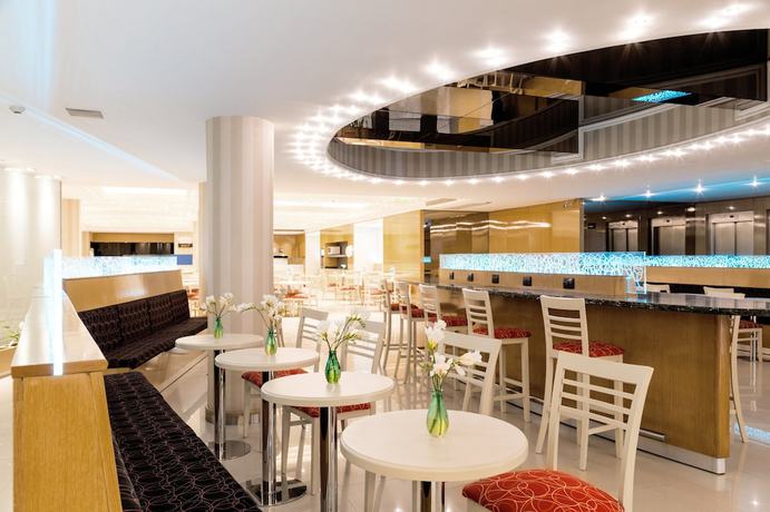 Imagen de los interiores del Hotel Holiday Inn Express Rosario. Foto 16