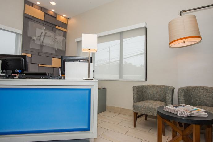 Imagen de los interiores del Hotel Holiday Inn Express Roslyn - Manhasset Area, an IHG. Foto 16