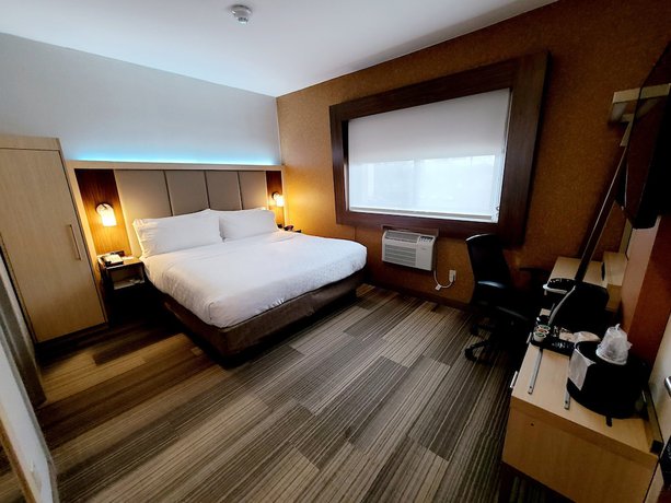 Imagen de la habitación del Hotel Holiday Inn Express Roslyn - Manhasset Area, an IHG. Foto 13