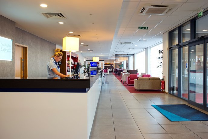 Imagen de los interiores del Hotel Holiday Inn Express Rotherham North, An Ihg. Foto 18