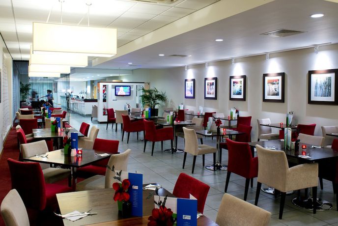 Imagen del bar/restaurante del Hotel Holiday Inn Express Rotherham North, An Ihg. Foto 3