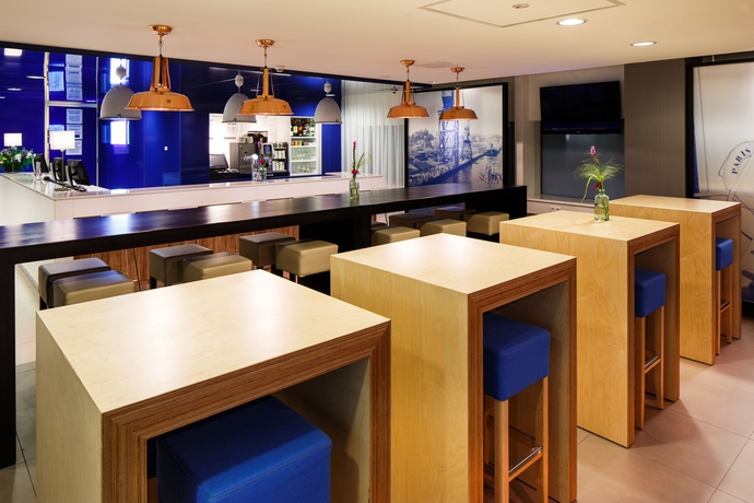 Imagen de los interiores del Hotel Holiday Inn Express Rotterdam - Central Station, An Ihg. Foto 14