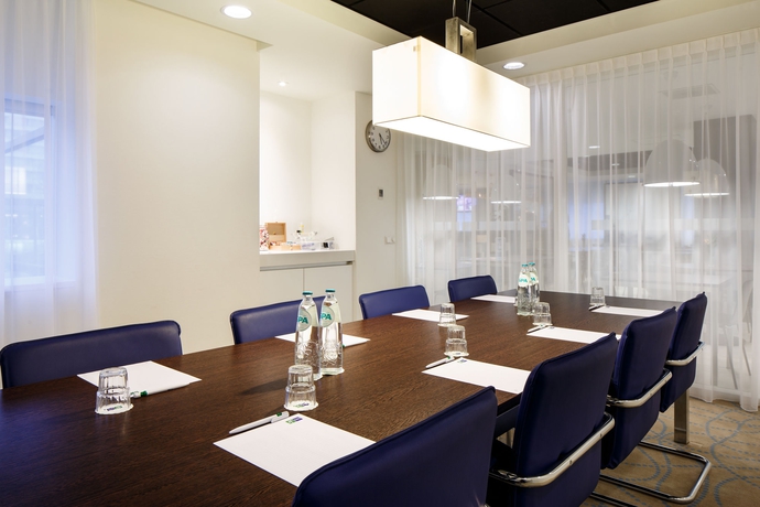 Imagen de los interiores del Hotel Holiday Inn Express Rotterdam - Central Station, An Ihg. Foto 15