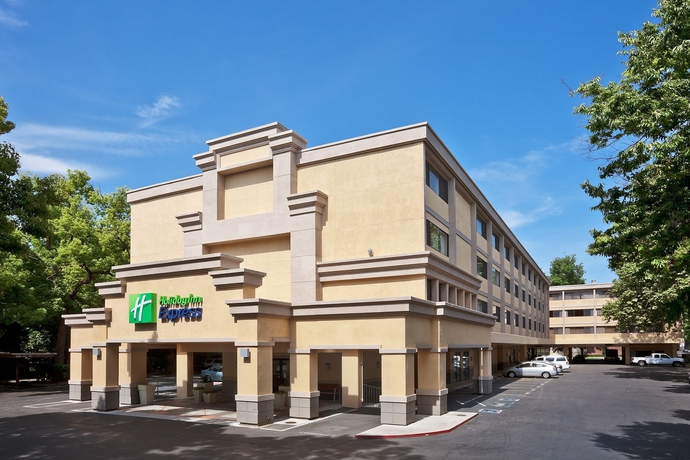 Imagen de los exteriores del Hotel Holiday Inn Express Sacramento Convention Center. Foto 12