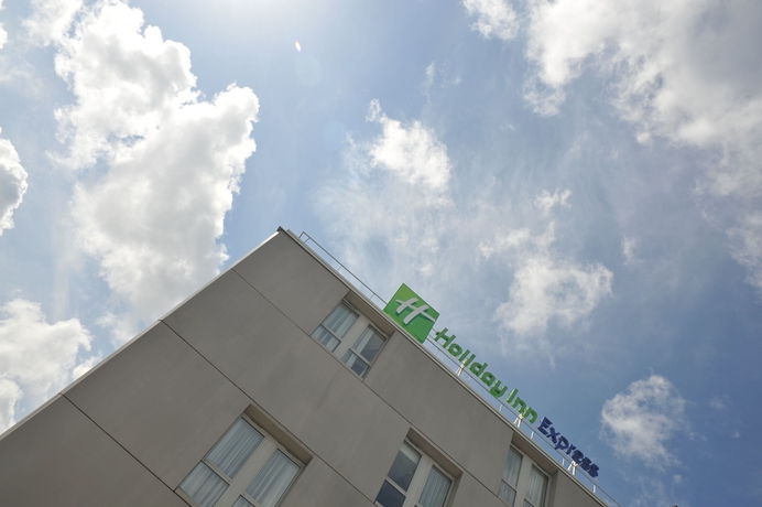Imagen de los exteriores del Hotel Holiday Inn Express Saint-Nazaire. Foto 14