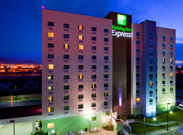 Imagen de los exteriores del Hotel Holiday Inn Express Saltillo Zona Aeropuerto, An Ihg. Foto 9