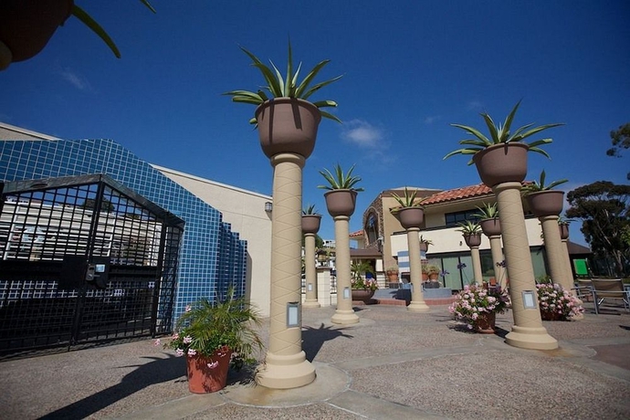 Imagen de los exteriores del Hotel Holiday Inn Express San Diego Airport - Old Town, An Ihg. Foto 9