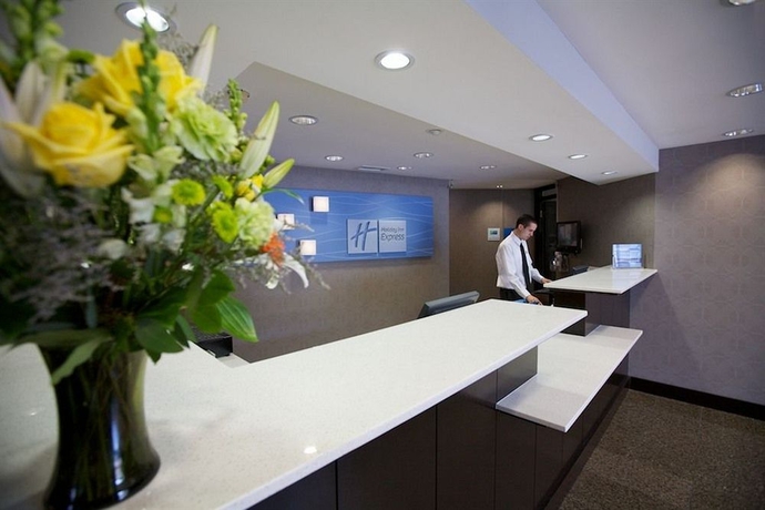 Imagen de los interiores del Hotel Holiday Inn Express San Diego Airport - Old Town, An Ihg. Foto 13