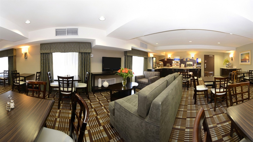 Imagen del bar/restaurante del Hotel Holiday Inn Express San Diego Airport - Old Town, An Ihg. Foto 3