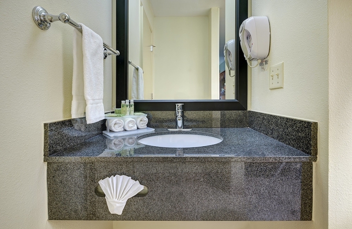 Imagen de la habitación del Hotel Holiday Inn Express San Diego South - National City, An Ihg. Foto 9