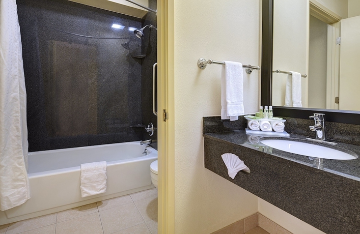 Imagen de la habitación del Hotel Holiday Inn Express San Diego South - National City, An Ihg. Foto 10