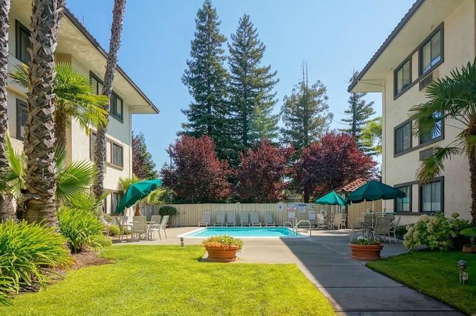 Imagen de la piscina del Hotel Holiday Inn Express Santa Rosa North, An Ihg. Foto 17