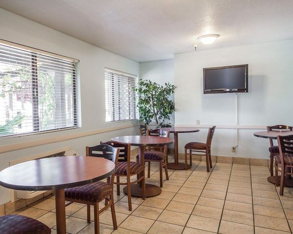 Imagen del bar/restaurante del Hotel Holiday Inn Express Santa Rosa North, An Ihg. Foto 3