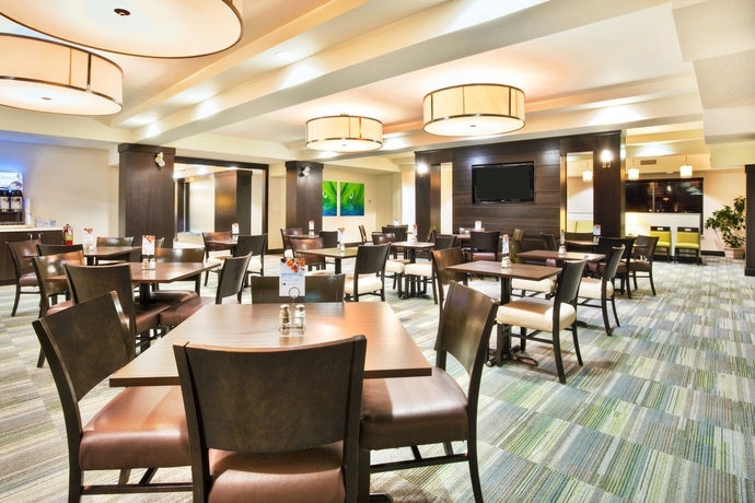 Imagen del bar/restaurante del Hotel Holiday Inn Express Sault Ste Marie, Sault Ste. Marie. Foto 6