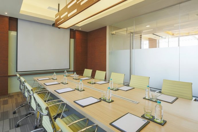 Imagen de los interiores del Hotel Holiday Inn Express Semarang Simpang Lima, An Ihg. Foto 8