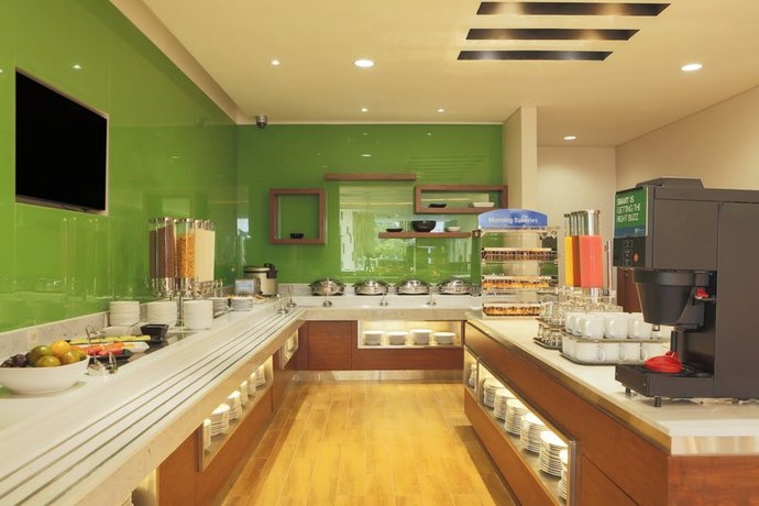 Imagen de los interiores del Hotel Holiday Inn Express Semarang Simpang Lima, An Ihg. Foto 10