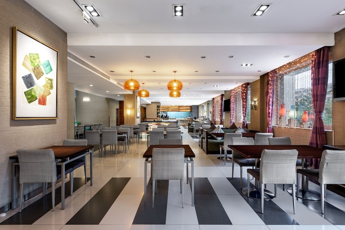 Imagen de los interiores del Hotel Holiday Inn Express Shangdi. Foto 14