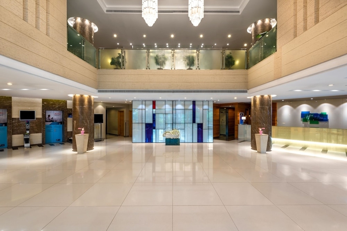 Imagen de los interiores del Hotel Holiday Inn Express Shangdi. Foto 16