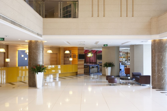 Imagen de los interiores del Hotel Holiday Inn Express Shangdi. Foto 18