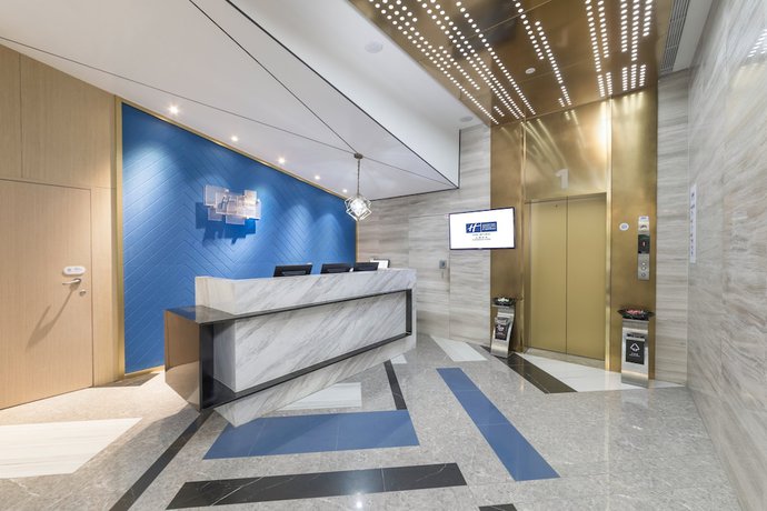 Imagen de los interiores del Hotel Holiday Inn Express Shanghai Gubei. Foto 17
