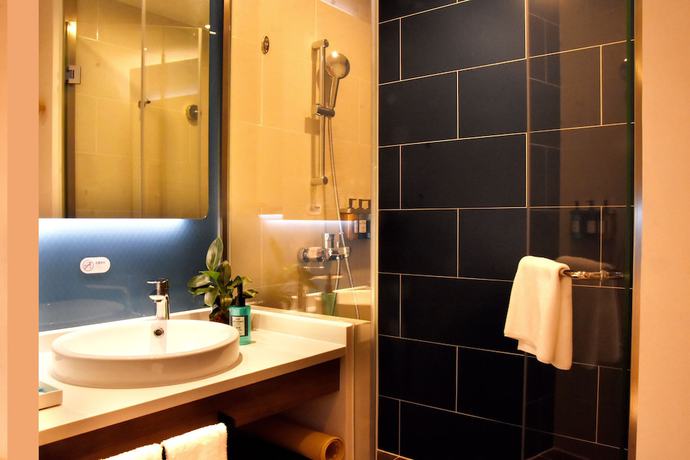 Imagen de la habitación del Hotel Holiday Inn Express Shanghai Gubei. Foto 14