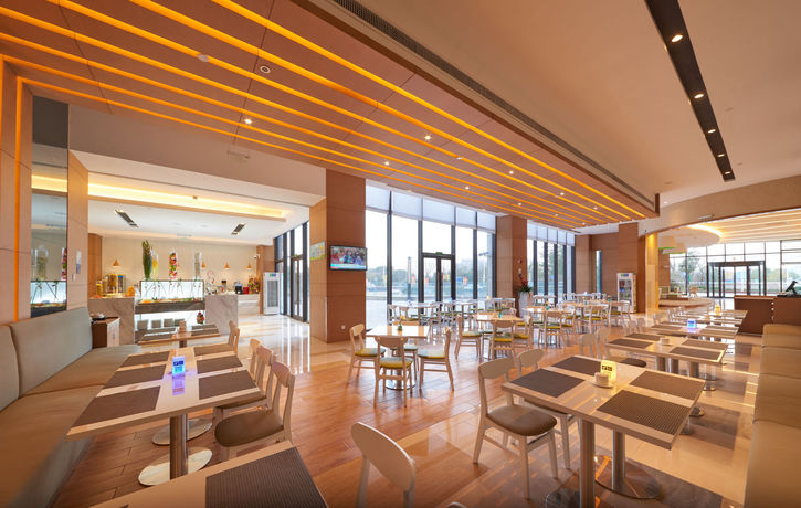 Imagen del bar/restaurante del Hotel Holiday Inn Express Shanghai Jiading Industry Park. Foto 9