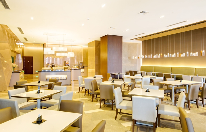 Imagen del bar/restaurante del Hotel Holiday Inn Express Shanghai Jinsha. Foto 4