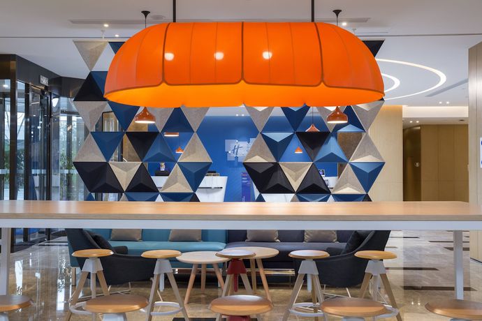 Imagen de los interiores del Hotel Holiday Inn Express Shanghai Kangqiao. Foto 19
