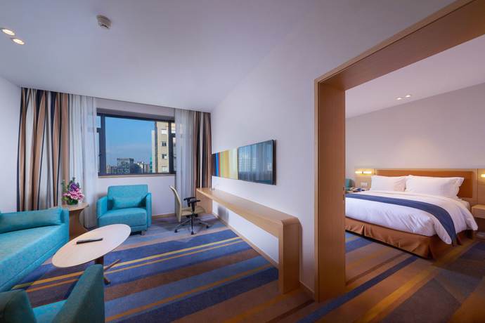 Imagen de la habitación del Hotel Holiday Inn Express Shanghai Zhenping, An Ihg. Foto 10