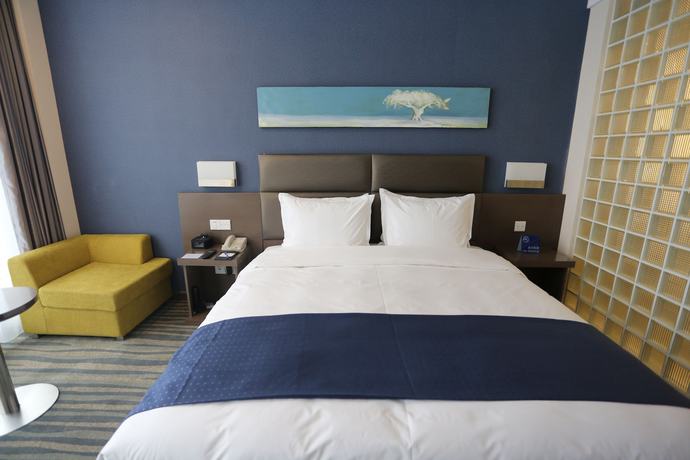 Imagen de la habitación del Hotel Holiday Inn Express Shenyang North Station. Foto 18