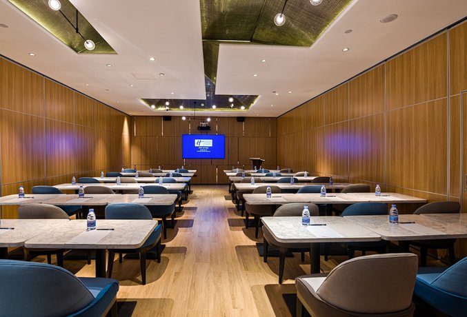 Imagen de los interiores del Hotel Holiday Inn Express Shenzhen Dongmen. Foto 10