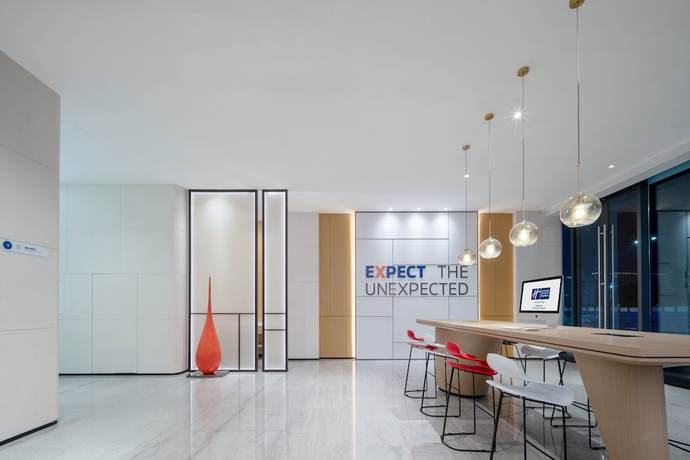 Imagen de los interiores del Hotel Holiday Inn Express Shenzhen Longhua, An Ihg. Foto 15