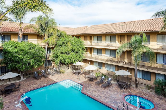 Imagen de la piscina del Hotel Holiday Inn Express Simi Valley, An Ihg. Foto 20