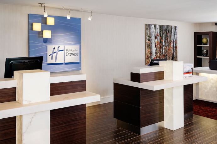 Imagen de los interiores del Hotel Holiday Inn Express Simi Valley, An Ihg. Foto 17